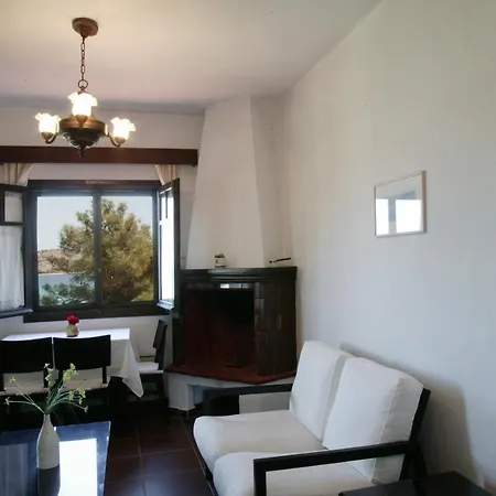 Lagonisi Apartment *
